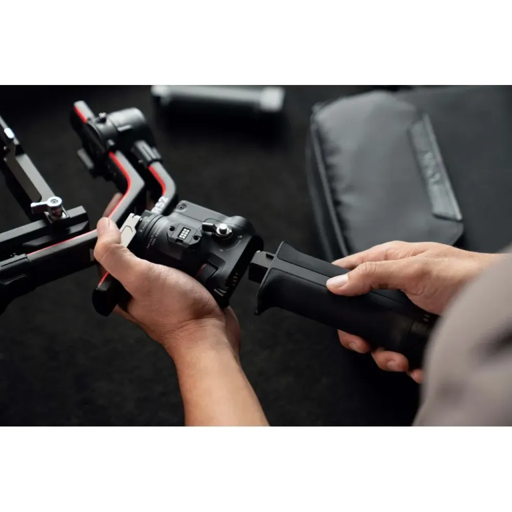DJI Ronin BG30 Grip - Powers the gimbal for up to 12 hours, DJI RS 4 PRO, RS 4, RS 3 PRO, RS 3, RS 2
