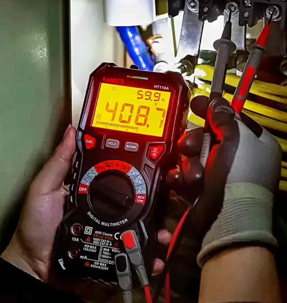 Digitalni multimetar HT118A
