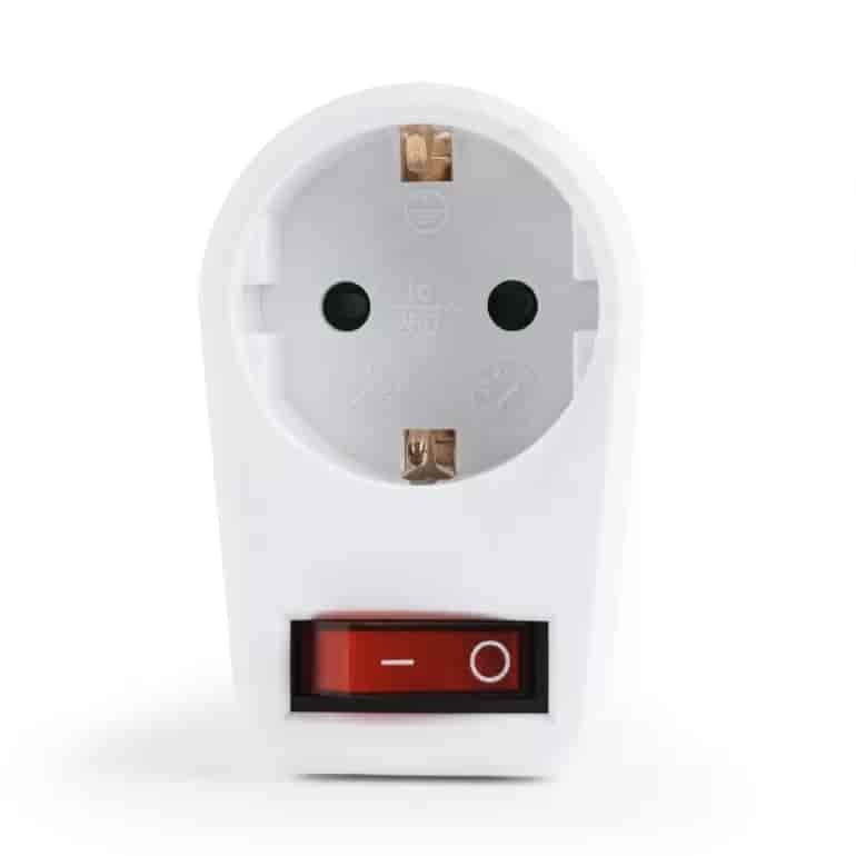 Switchable plug-in socket