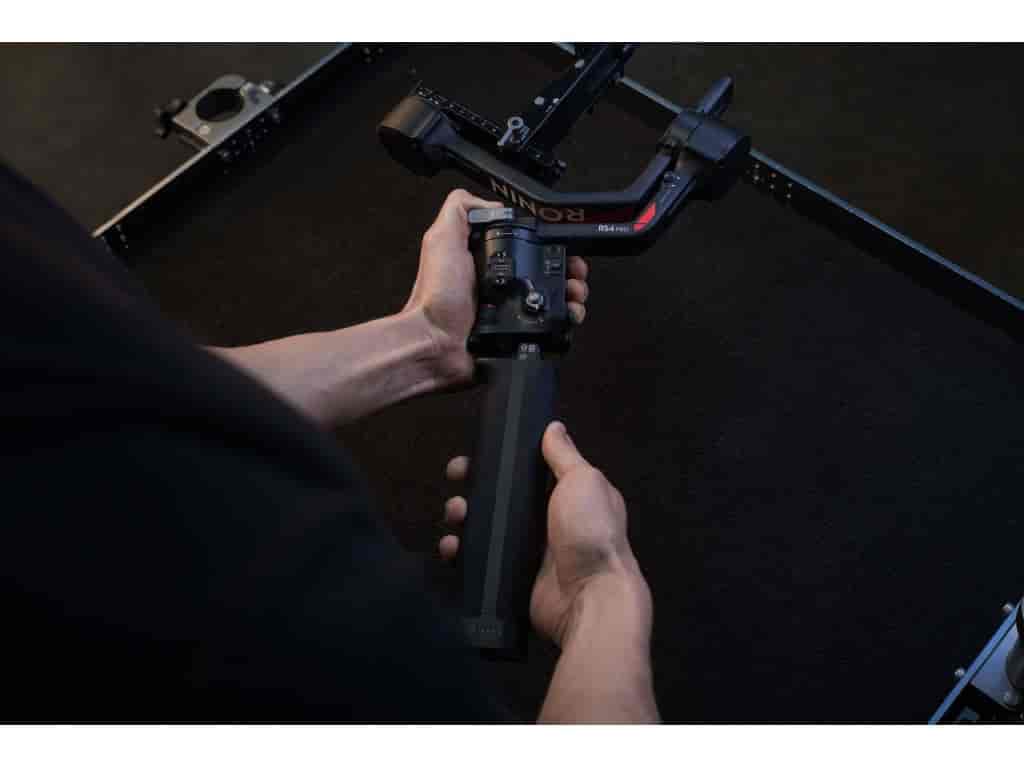 DJI RS BG70 High-Capacity Battery Grip - DJI RS 4 PRO/DJI RS 4 power up to 29.5 hours