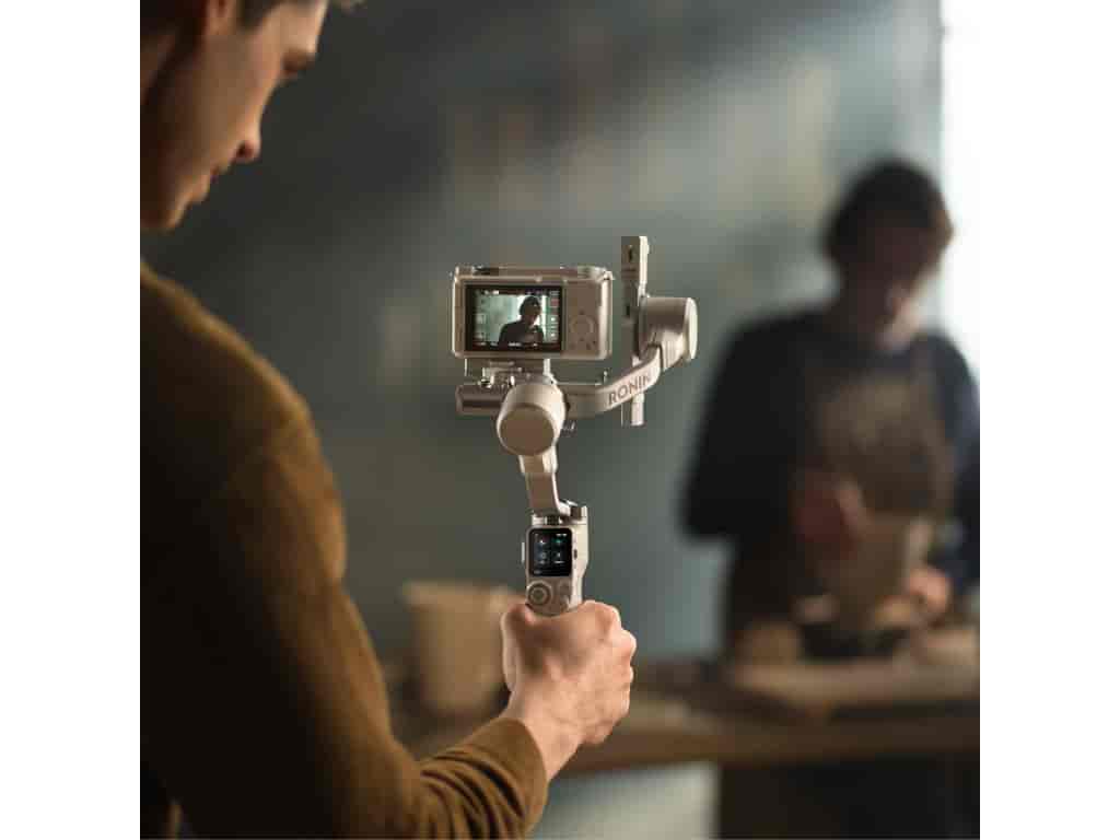 DJI RS 4 Mini Gimbal - Compact & Lightweight, Intelligent Tracking, Native Vertical Shooting